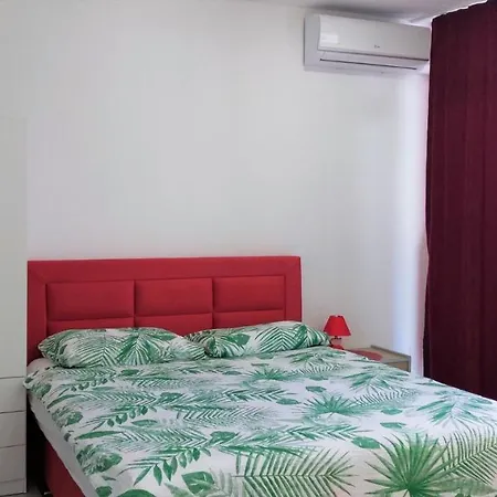 House With 招待所